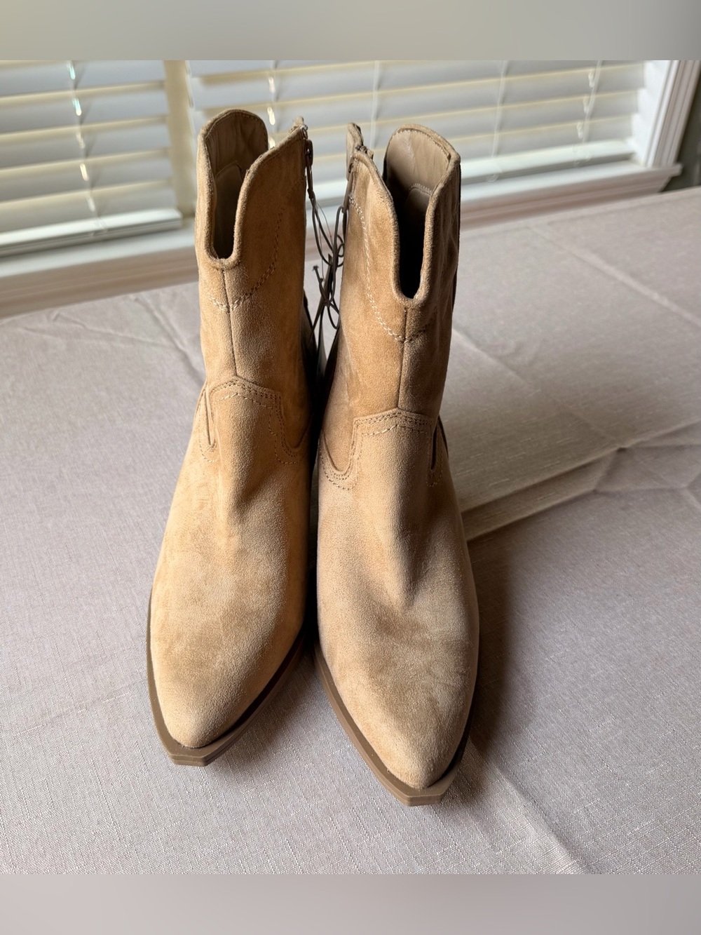 Universal Thread Dallas Tan Suede Western-Inspired Ankle Boots NWT - Picture 4 of 6
